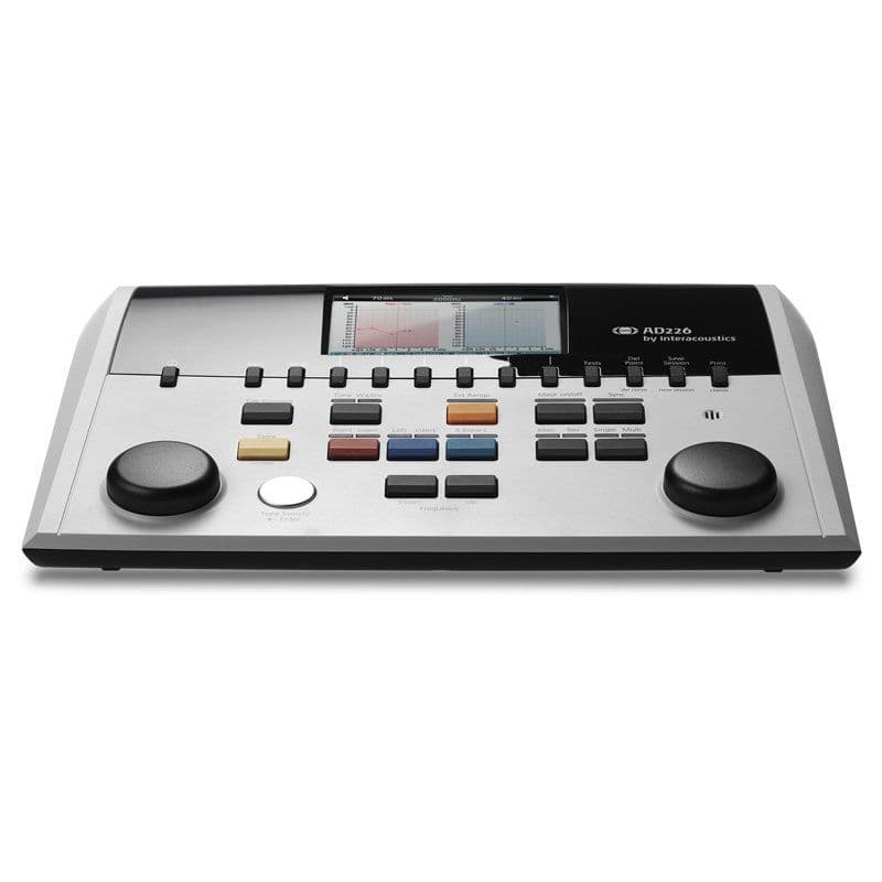 Interacoustics AD226, et specialiseret audiometri system, der fremviser auditive data på en stor, klar skærm og inkluderer et intuitivt tastatur til indtastning af data